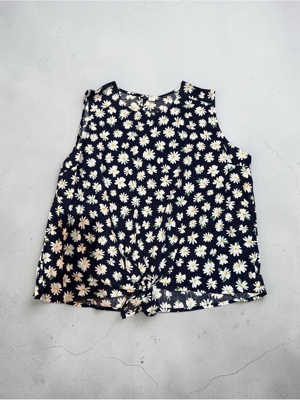 Old Navy Navy Daisy Tie-Hem Sleeveless Top (XL)